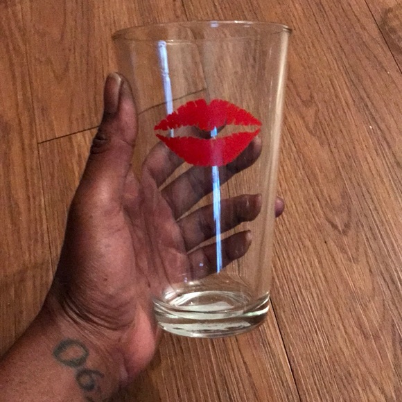 4 Sets of Lip Glasses - Picture 2 of 2